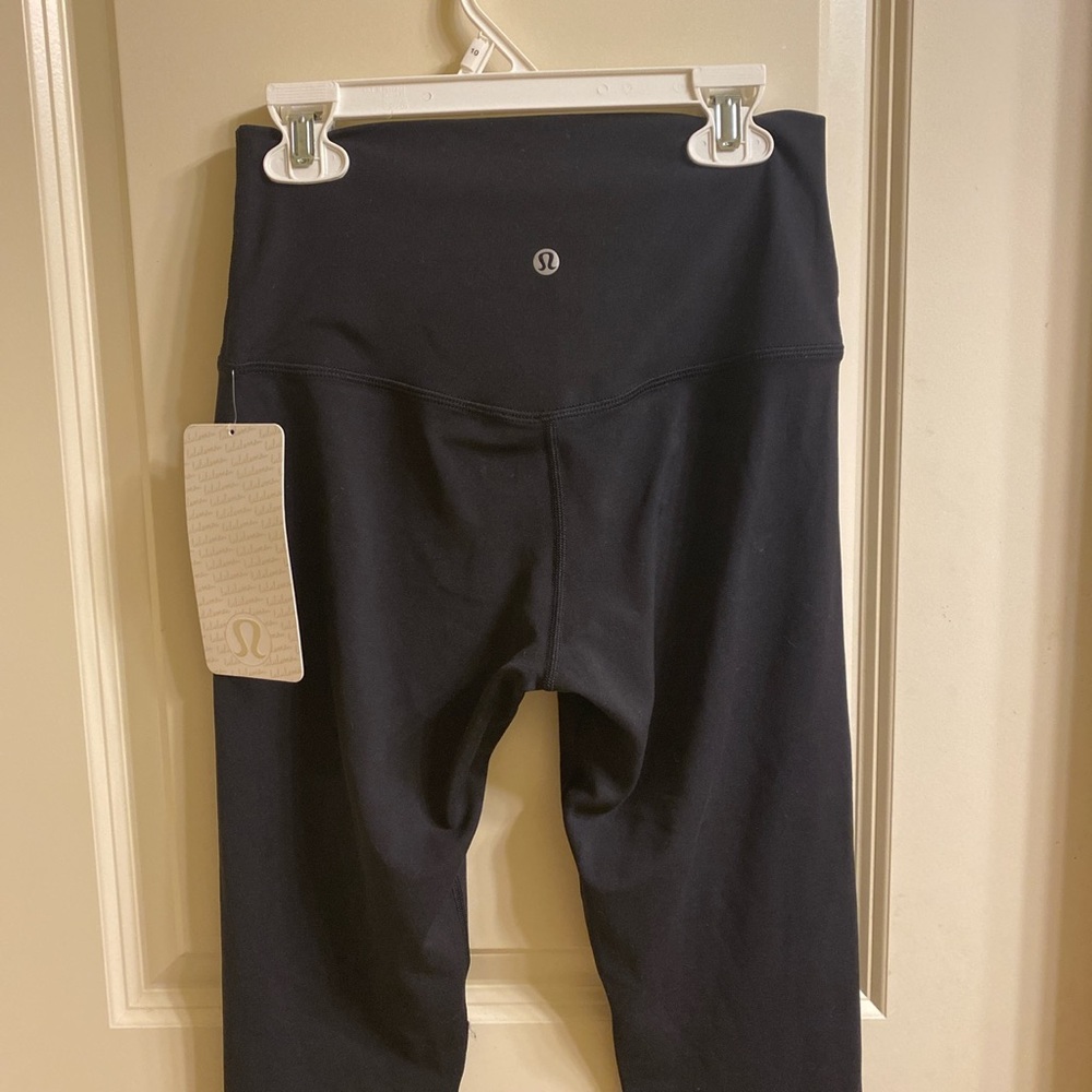 BRAND NEW lululemon Align Crop size 6